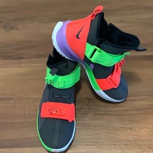 Like New Nike LeBron Soldier XIII (13)